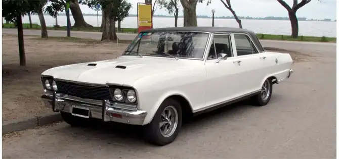 Weißer Oldtimer – beispielhaftes Ankaufsfahrzeug in Teupitz